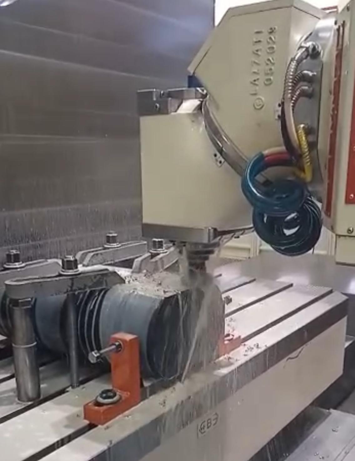 Alesatrice Fresatrice LAZZATI in lavorazione su Inconel LAZZATI Boring Mill machining Inconel